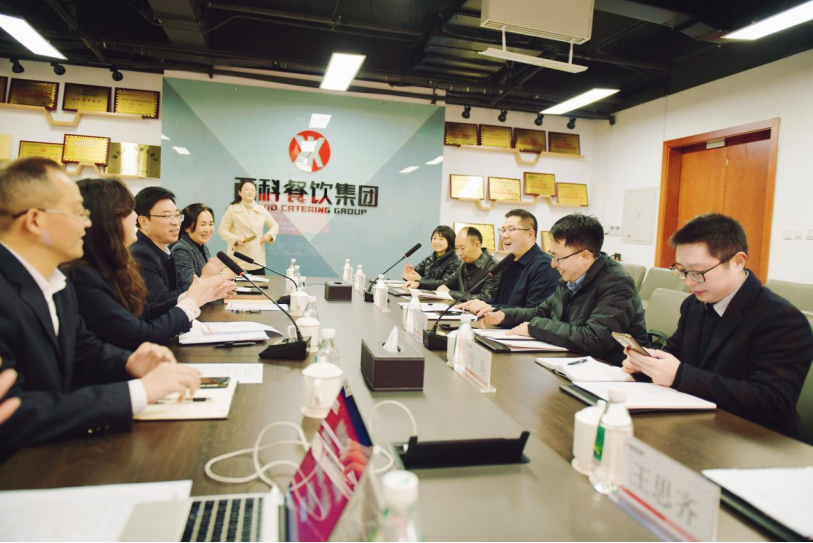 共筑协同育人平台，，，，，开启校企相助新篇：西南科技大学经济治理学院副院长郭四代一行到asiagame餐饮集团交流座谈